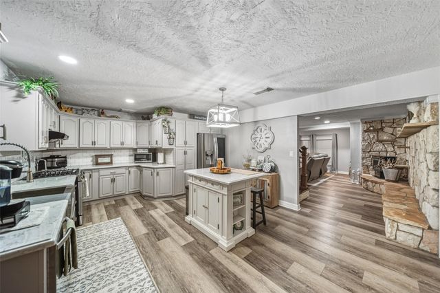 19989 Meadow Bend Road, Waller, TX 77484