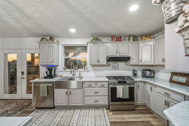 19989 Meadow Bend Road, Waller, TX 77484