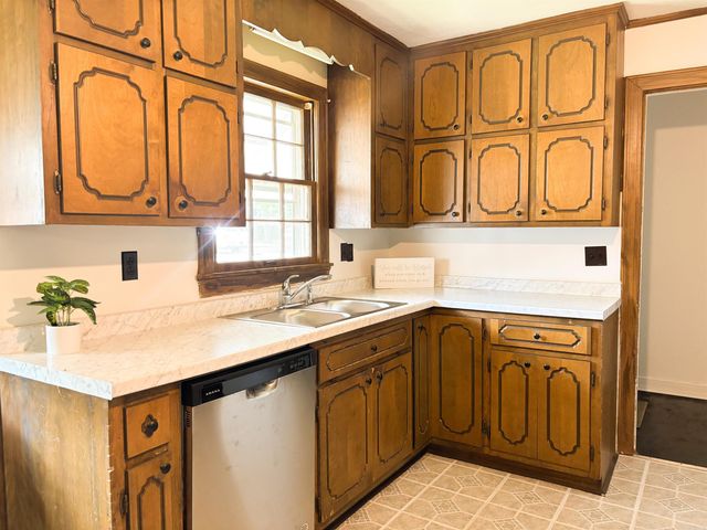 100 Lucy Street, Searcy, AR 72143