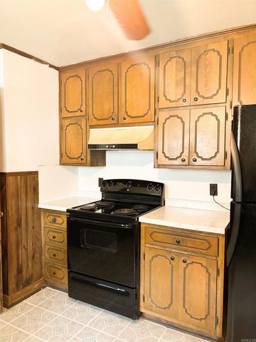 100 Lucy Street, Searcy, AR 72143