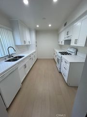 260 S 6th Street, Burbank, CA 91501