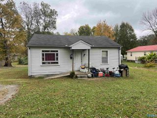 409 NE College Street NE, Hartselle, AL 35640