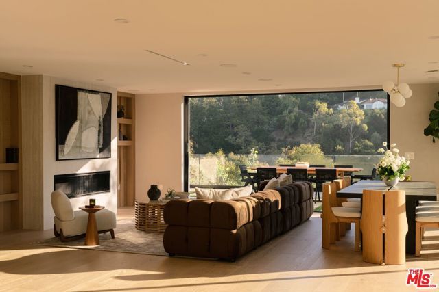 2608 Zorada Drive, Los Angeles, CA 90046