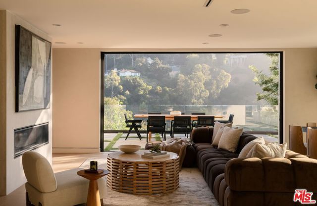 2608 Zorada Drive, Los Angeles, CA 90046