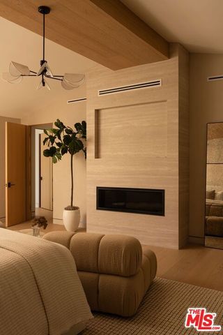 2608 Zorada Drive, Los Angeles, CA 90046