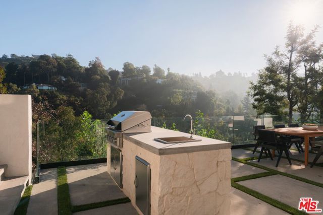 2608 Zorada Drive, Los Angeles, CA 90046