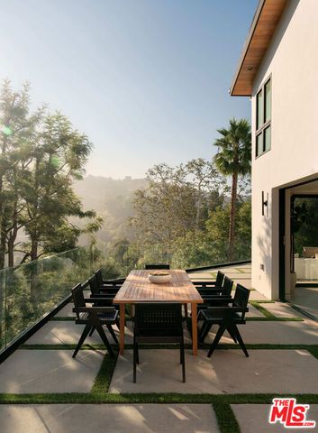 2608 Zorada Drive, Los Angeles, CA 90046