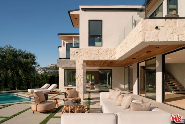 2608 Zorada Drive, Los Angeles, CA 90046