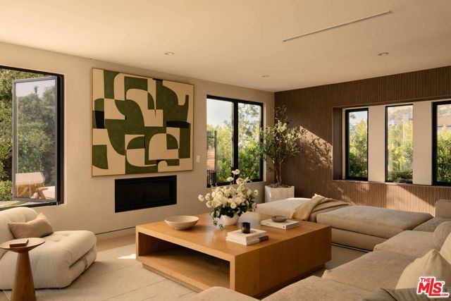 2608 Zorada Drive, Los Angeles, CA 90046