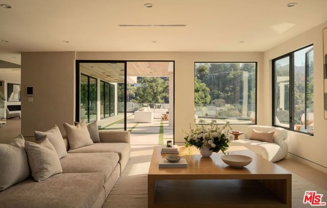 2608 Zorada Drive, Los Angeles, CA 90046