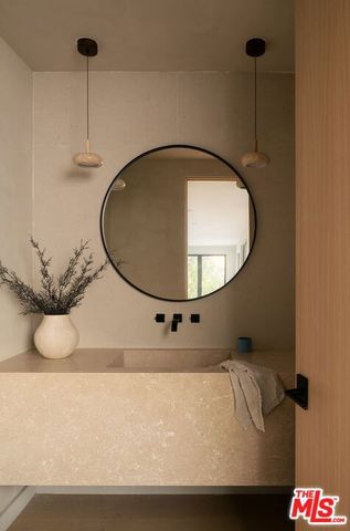 2608 Zorada Drive, Los Angeles, CA 90046