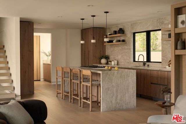 2608 Zorada Drive, Los Angeles, CA 90046