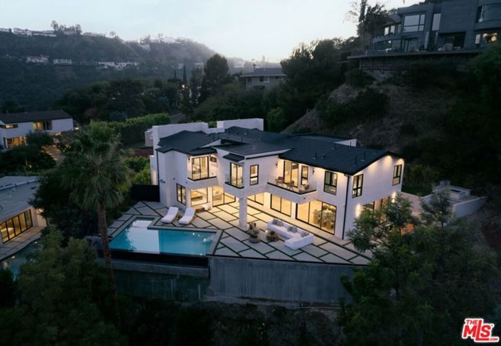 2608 Zorada Drive, Los Angeles, CA 90046