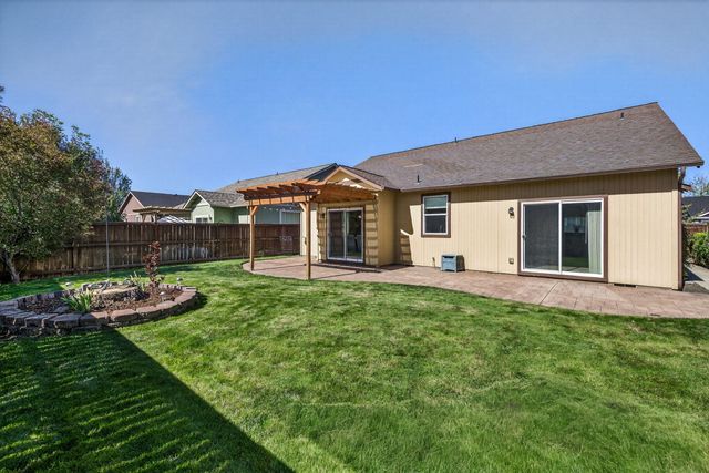 20575 Scarlet Sage Way, Bend, OR 97702