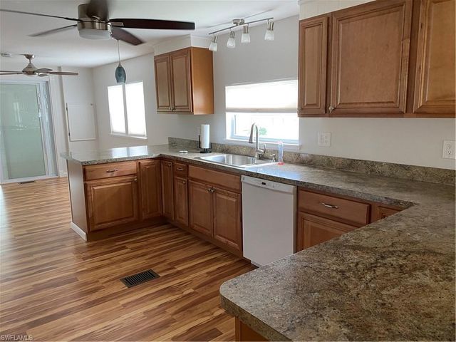 10 Blue Skys DR, Naples, FL 34104