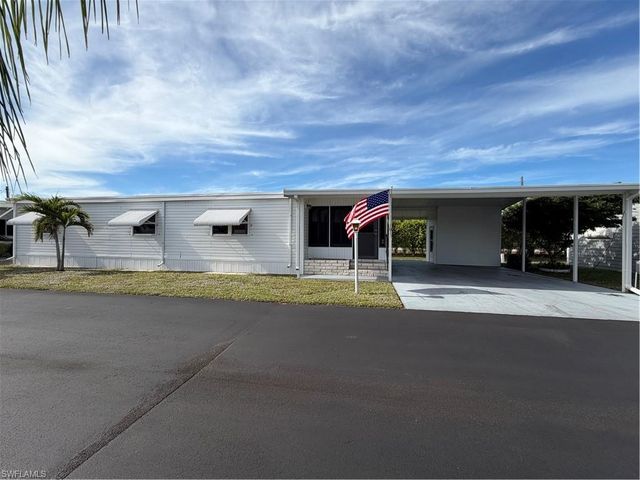 10 Blue Skys DR, Naples, FL 34104