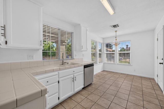 8458 Newby Way, Elk Grove, CA 95624