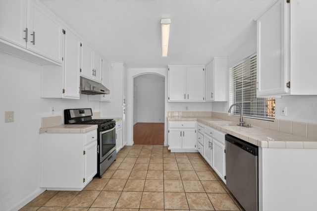 8458 Newby Way, Elk Grove, CA 95624