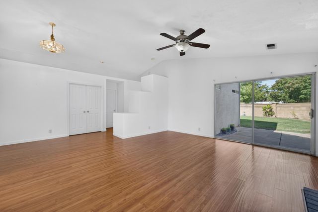 8458 Newby Way, Elk Grove, CA 95624