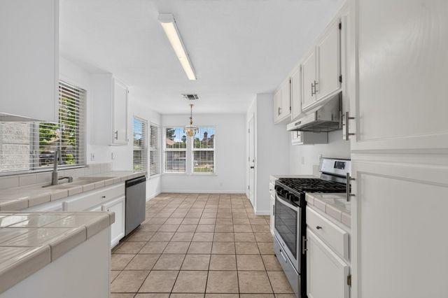 8458 Newby Way, Elk Grove, CA 95624