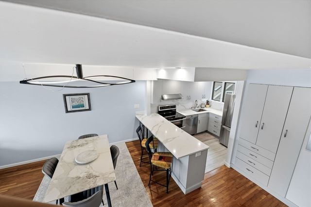 60 Brackett Pl D, Marblehead, MA 01945