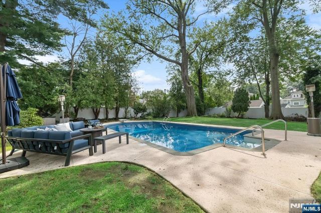 778 Oak Avenue, River Edge, NJ 07661