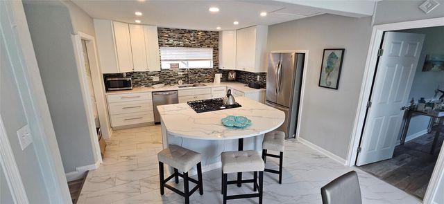 1643 Railroad Avenue, San Leon, TX 77539