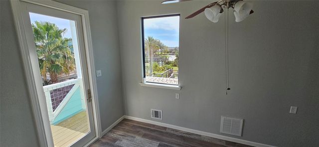 1643 Railroad Avenue, San Leon, TX 77539