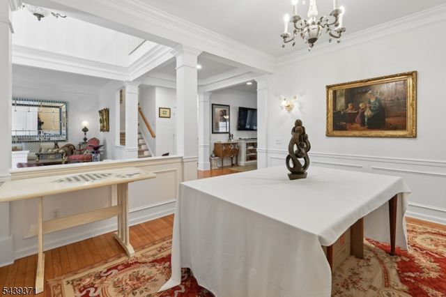 122 White Pine Ct, Paramus Boro, NJ 07652