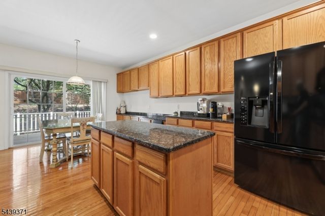 122 White Pine Ct, Paramus Boro, NJ 07652
