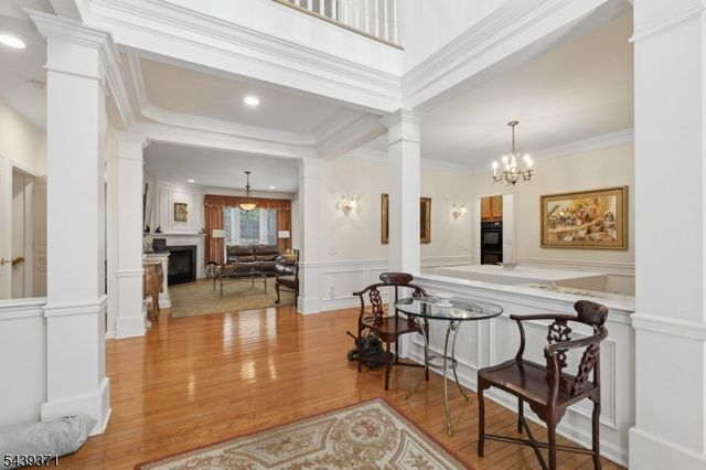 122 White Pine Ct, Paramus Boro, NJ 07652
