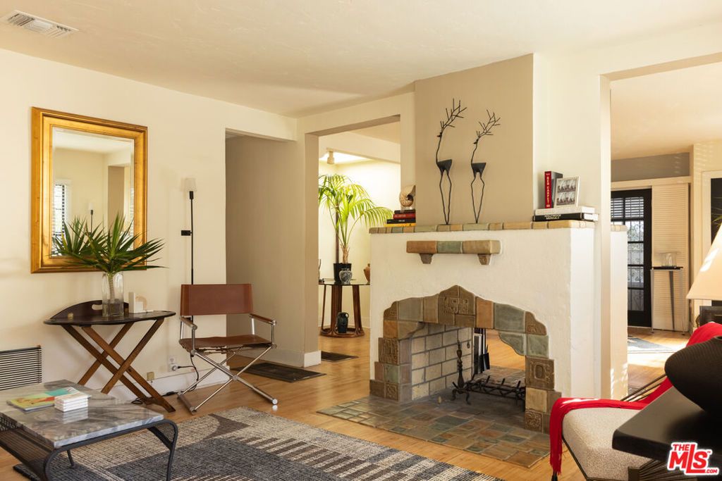 516 N Bronson Avenue, Los Angeles, CA 90004 — photo 3