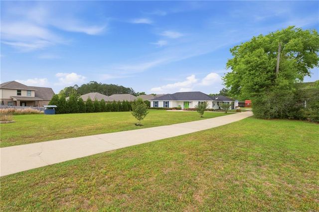 10670 Jeff Hamilton Road, Mobile, AL 36695