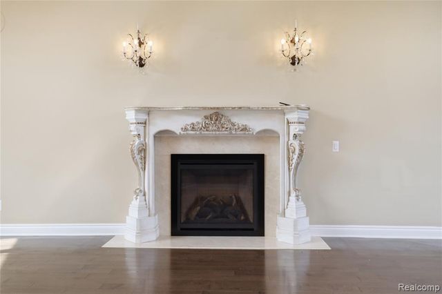 2084 Wabeek Hill Court, Bloomfield Hills, MI 48302