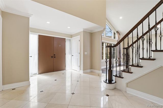 2084 Wabeek Hill Court, Bloomfield Hills, MI 48302