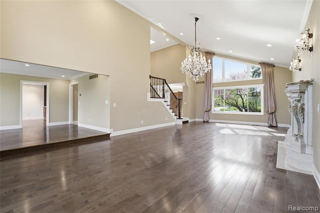 2084 Wabeek Hill Court, Bloomfield Hills, MI 48302