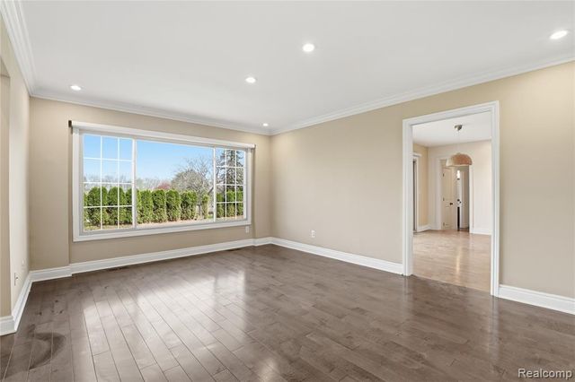 2084 Wabeek Hill Court, Bloomfield Hills, MI 48302