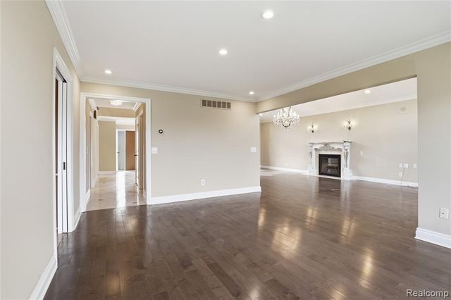 2084 Wabeek Hill Court, Bloomfield Hills, MI 48302