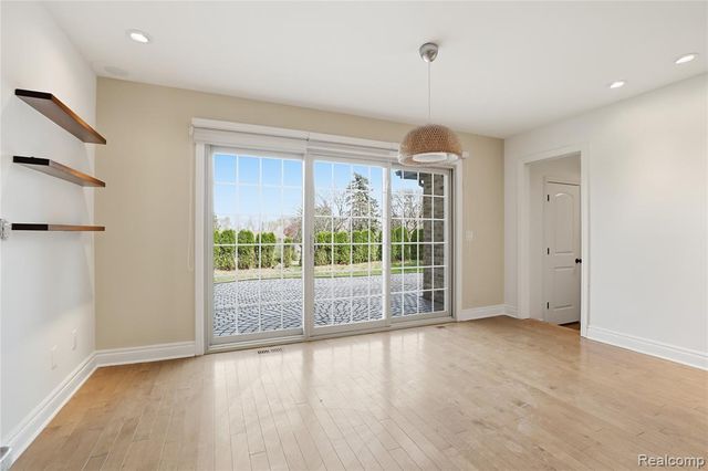 2084 Wabeek Hill Court, Bloomfield Hills, MI 48302