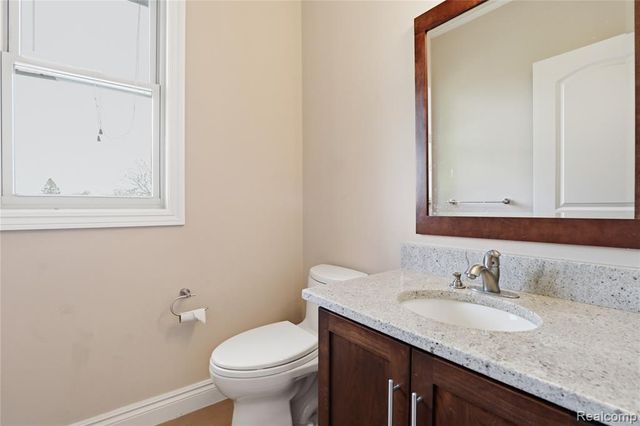 2084 Wabeek Hill Court, Bloomfield Hills, MI 48302