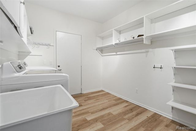 2084 Wabeek Hill Court, Bloomfield Hills, MI 48302