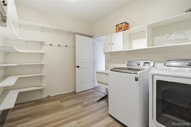 2084 Wabeek Hill Court, Bloomfield Hills, MI 48302