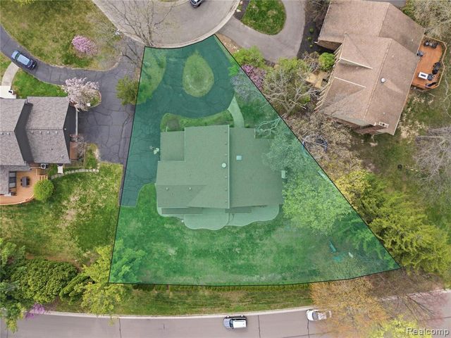 2084 Wabeek Hill Court, Bloomfield Hills, MI 48302