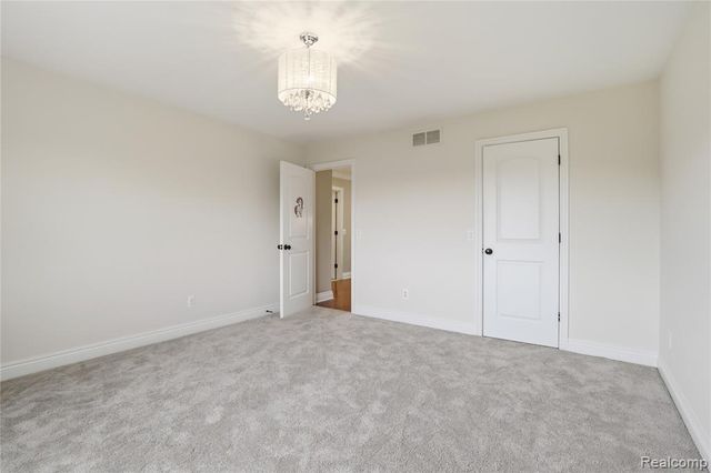 2084 Wabeek Hill Court, Bloomfield Hills, MI 48302