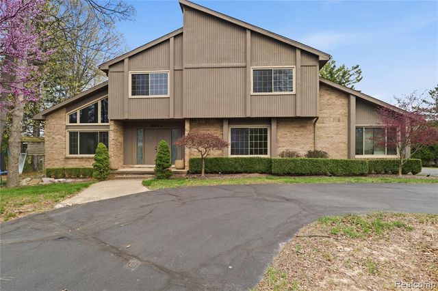 2084 Wabeek Hill Court, Bloomfield Hills, MI 48302
