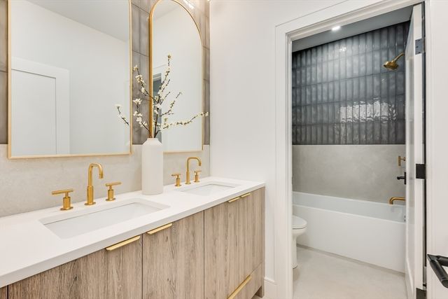 89 Parker Ave, Newton, MA 02461