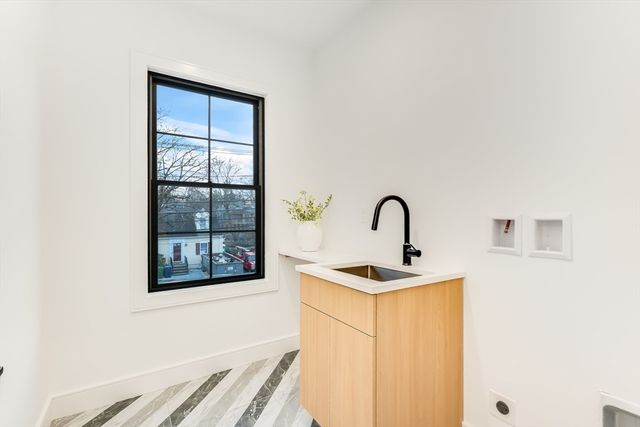 89 Parker Ave, Newton, MA 02461