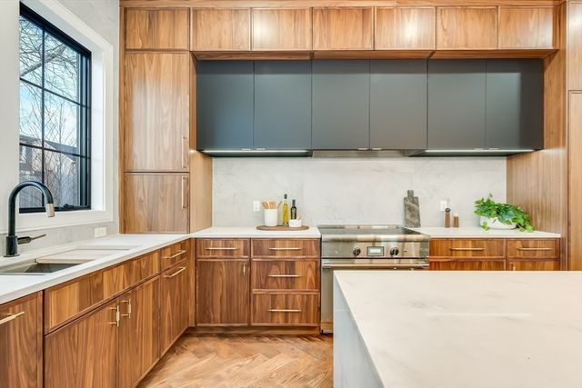 89 Parker Ave, Newton, MA 02461