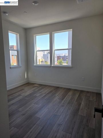 2053 Clement Avenue, Alameda, CA 94501