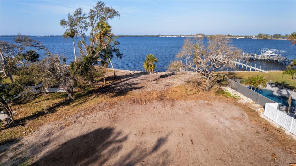 Image 11 of property listing at 712 PALMA SOLA BOULEVARD, Bradenton, FL 34209